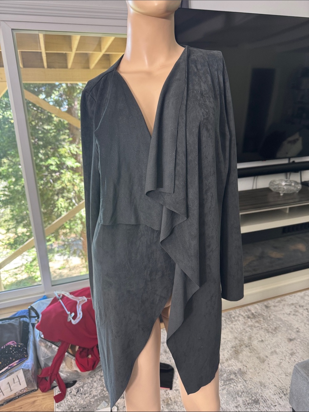 Midnight Velvet Charcoal Faux Suede Open Cardigan

Bag 14